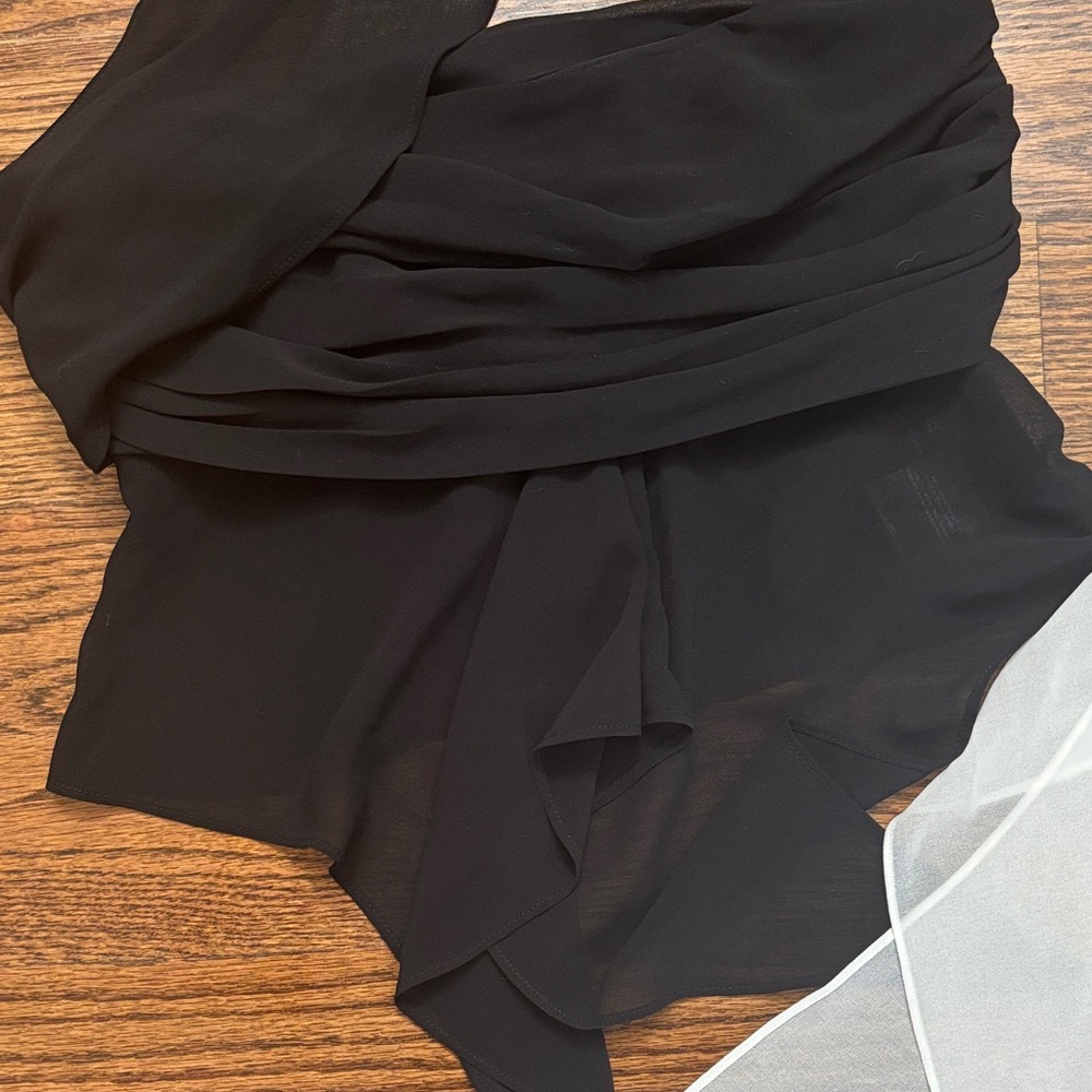Guizio Chiffon Wrap Around Top - Picture 2 of 3